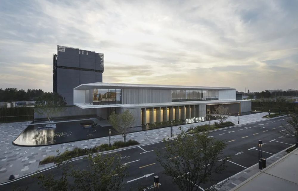 悬挑|“悬挑的城市橱窗” ｜孔雀城柏悦府—示范区接待中心