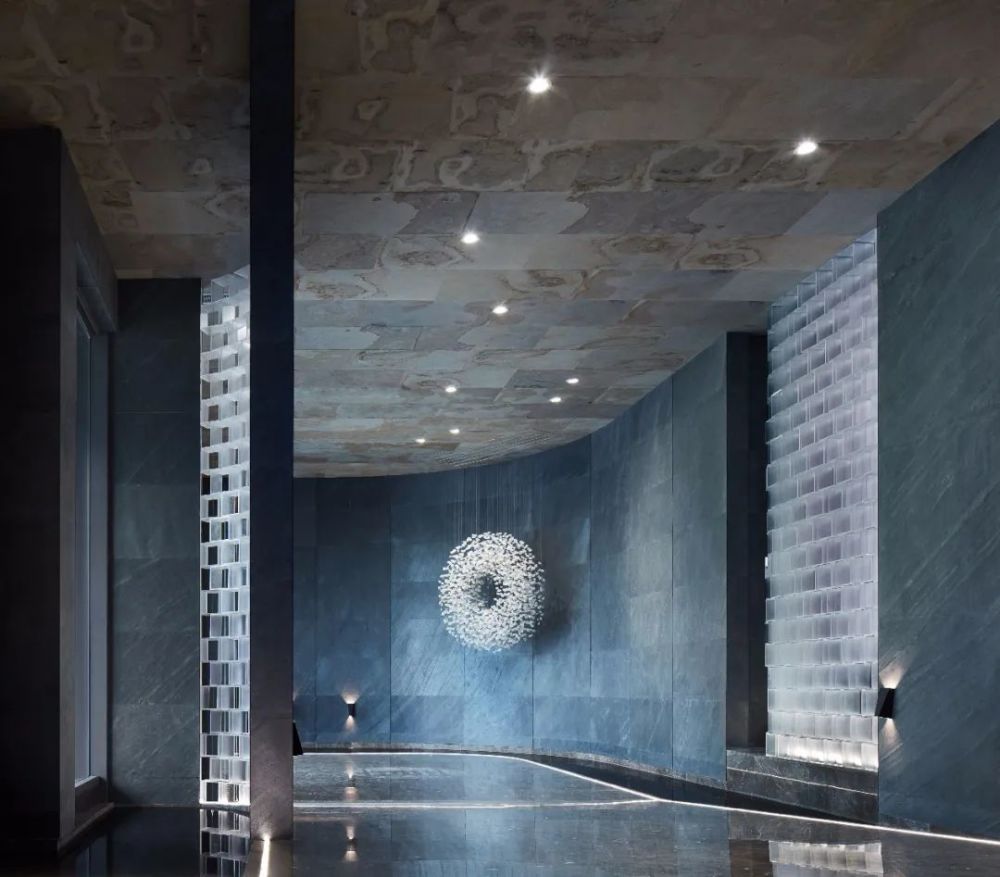 悬挑|“悬挑的城市橱窗” ｜孔雀城柏悦府—示范区接待中心