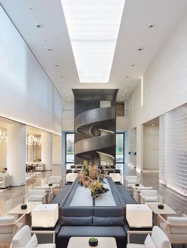 悬挑|“悬挑的城市橱窗” ｜孔雀城柏悦府—示范区接待中心