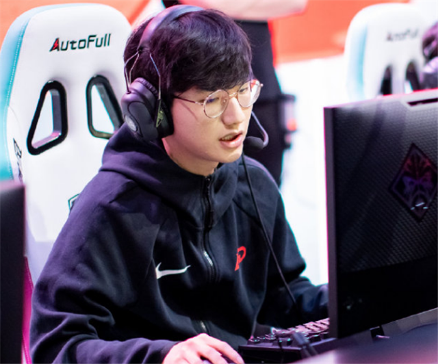 LGD连续三天训练赛被鸽，xiye直播不小心暴露现状