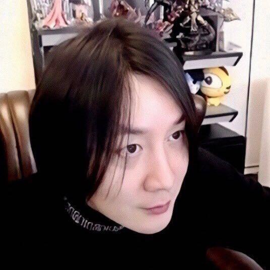 XYG战队获得最佳人气奖，网友不服：又靠张大仙