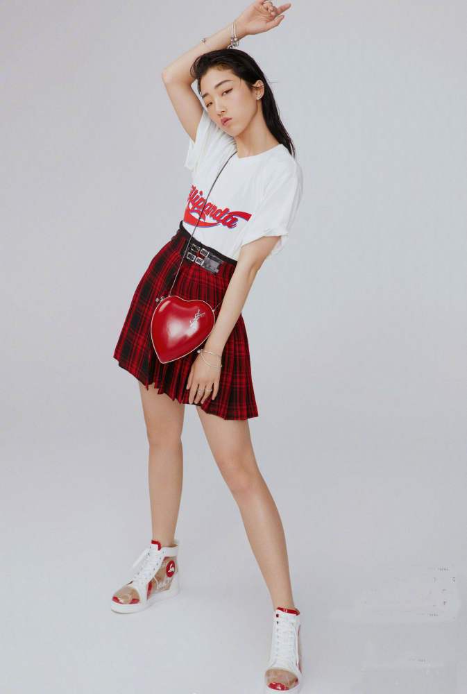 yamy|乃万吃人血馒头？营销群聊天记录曝光，要求宣传文案写“乃万力挺yamy”