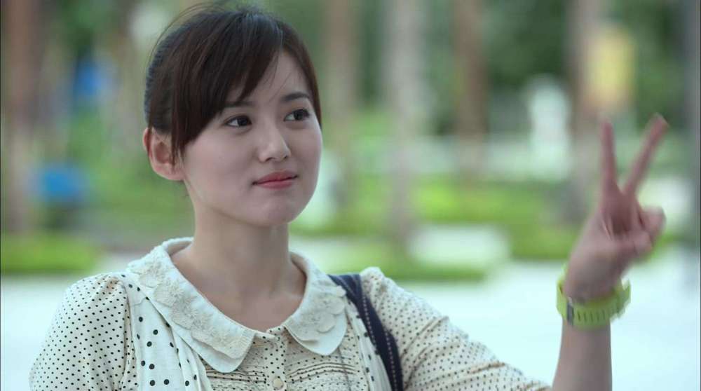 毛晓彤时常"被迫"与赵丽颖郑爽比较演技,网友怀疑买的水军