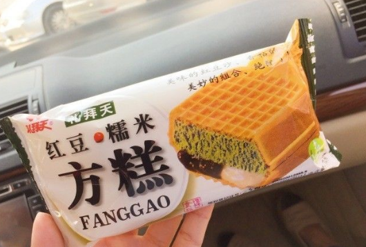 3,方糕冰工厂是伊利旗下的一种十分可口的雪糕,分多种口味,分别有桃和