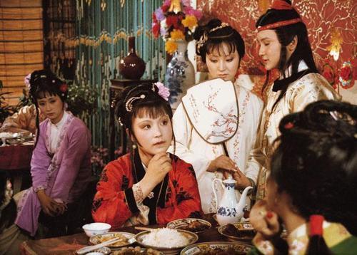 贾府|贾府被抄家时，如果黛玉还在世，她会不会被抓，她的结局会如何？