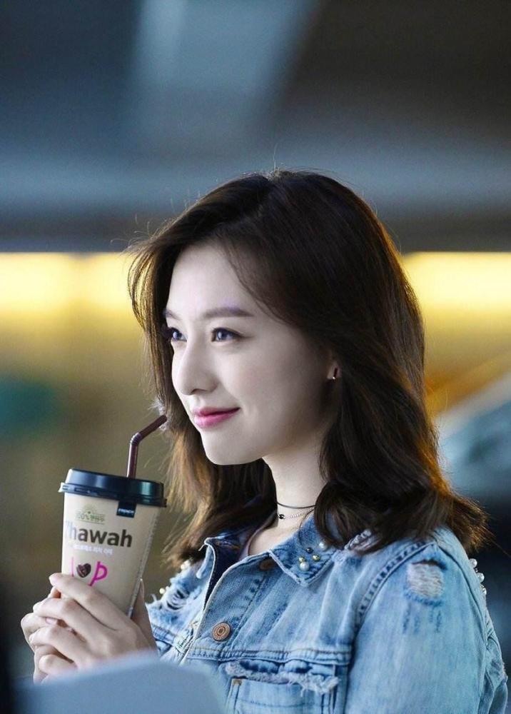 金智媛|金智媛有多幸运？出道就和BigBang合作，作品演一部红一部