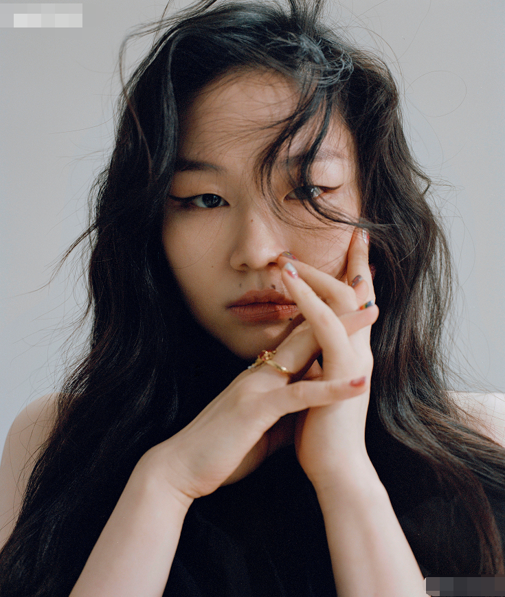 娱乐圈中4位小眼睛女艺人,全都火遍全国!_腾讯新闻