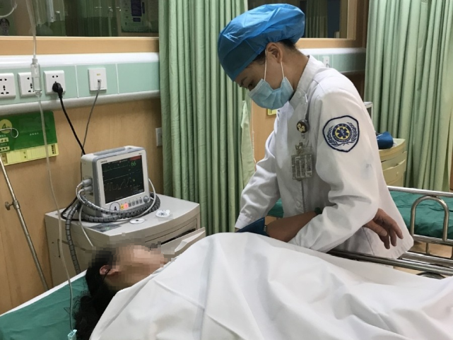 一女子来珠海狂做这事人被120拉走很多人还在这么做