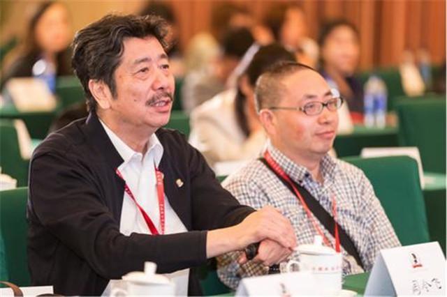 鲁迅|鲁迅长孙，完美复制爷爷长相，曾经穷到卖爆米花，如今风光无限