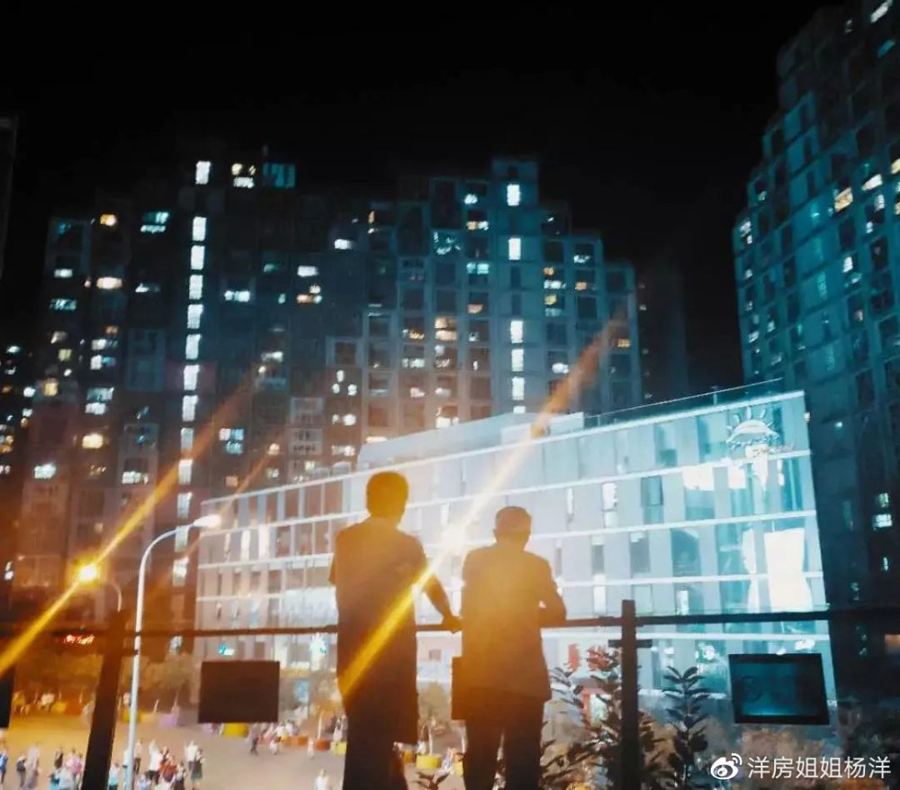 开发商|帝都像素的修罗场：开发商赚50亿，3万年轻北漂却负债还乡！