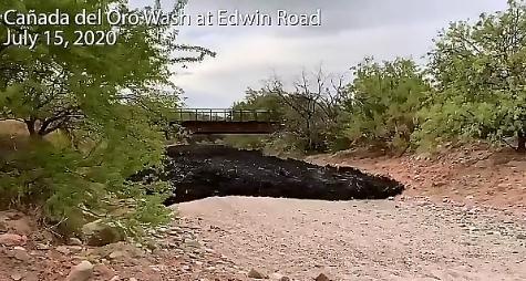 美国亚利桑那州|宛如科幻电影！美国亚利桑那州现“黑色泥石流”