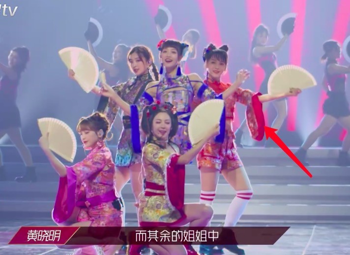 伊能静|伊能静扮宅女弄巧成拙，新娘装颜色艳丽太吓人，万茜金晨有点疯狂