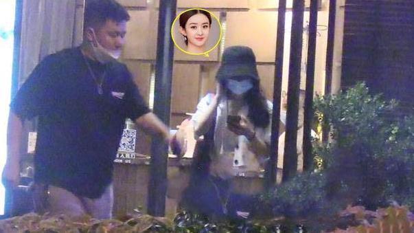 赵丽颖|赵丽颖录制《中餐厅》杀青后，疲惫不堪，奔向美容店按摩