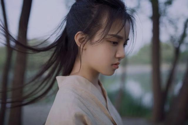 莎莎(刘宸希饰)