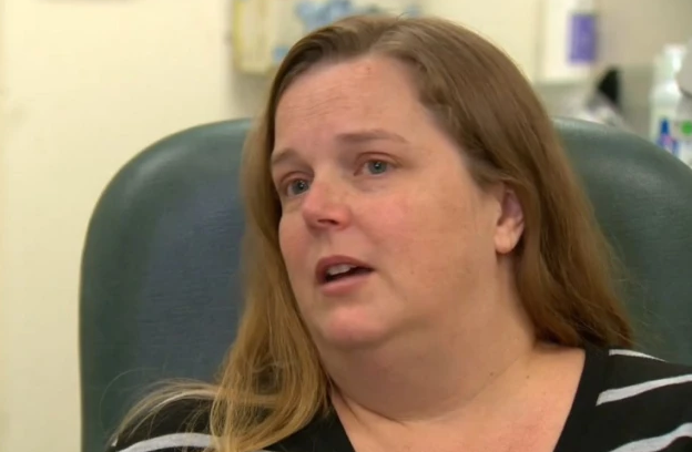 自杀|13岁女孩患精神病疯狂自杀10次，母亲不忍她活着痛苦放她去死