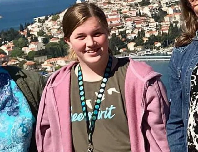 自杀|13岁女孩患精神病疯狂自杀10次，母亲不忍她活着痛苦放她去死