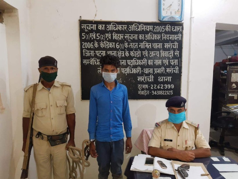 阿尼尔·库马尔|印度男子朝母亲开枪，只因母亲在他与朋友聊天时几次催他回去吃饭