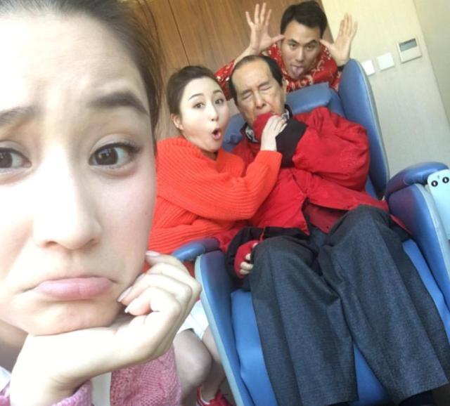 三太|赌王三太美貌不输朱玲玲，三个孩子颜值都出众，她真的被低估了