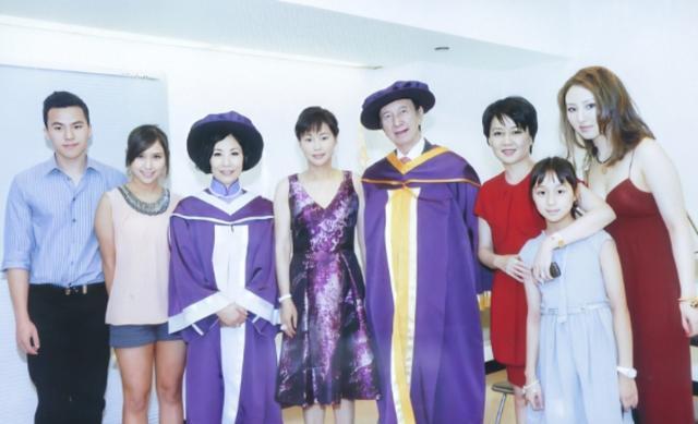 三太|赌王三太美貌不输朱玲玲，三个孩子颜值都出众，她真的被低估了