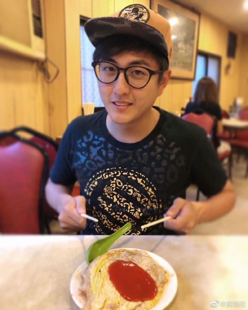 黄靖伦|又一男星官宣升级当爸，发文透露孩子性别，四喜临门超幸福