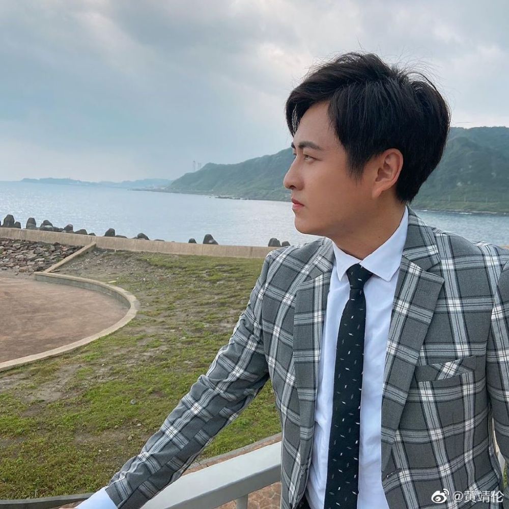 黄靖伦|又一男星官宣升级当爸，发文透露孩子性别，四喜临门超幸福