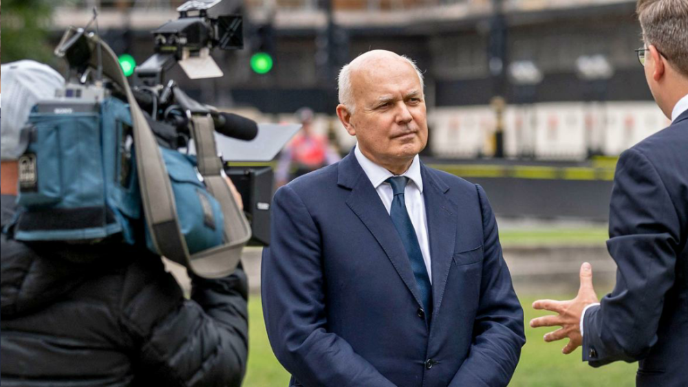 保守党|什么人让蓬佩奥冷落约翰逊？扒开英国保守党“中国研究小组”的画皮