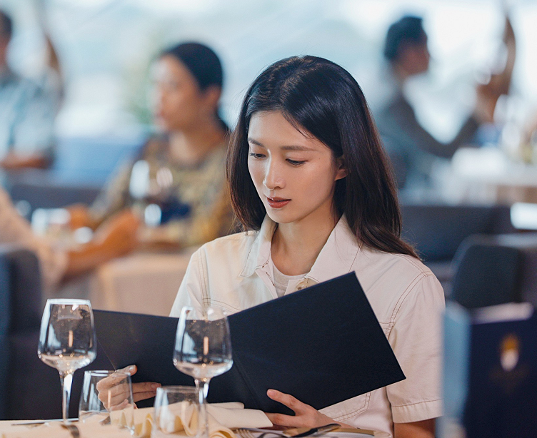 江疏影|江疏影上《青游2》录制，毛利兰造型少女感十足，说她20岁我都信