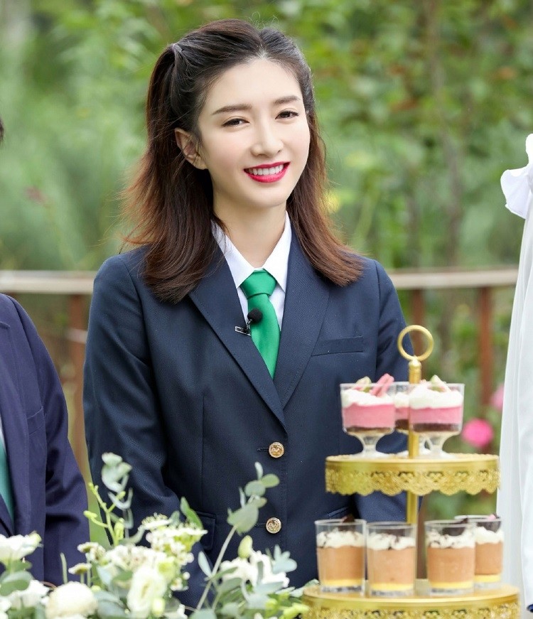 江疏影|江疏影上《青游2》录制，毛利兰造型少女感十足，说她20岁我都信