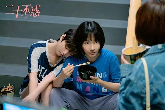 二十不惑|《二十不惑》姜小果为什么不招人喜欢？虽然努力，却让人“不适”