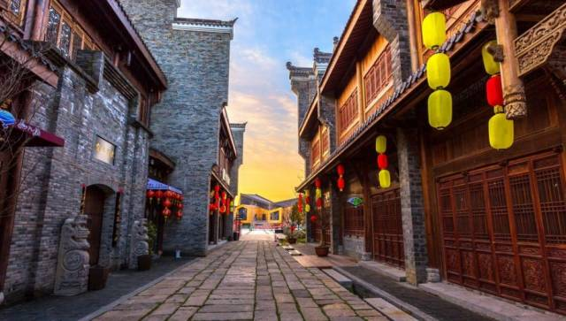 武汉又一古街走红,保存完好被称"天然摄影棚",却曾被遗忘多年