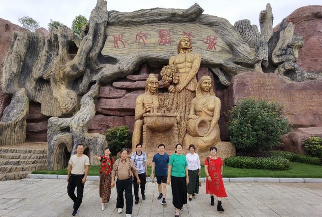 邵定武|湖北宜昌：北京抗疫勇士回乡，民间文艺家编演戏曲欢迎，场景感人