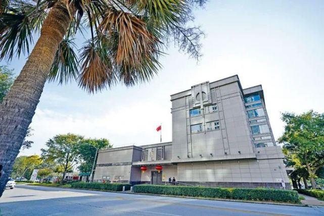 于是网友把美国驻港澳总领事馆投死了