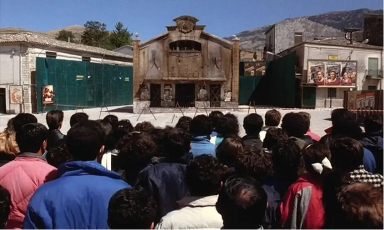 艾佛特|电影院再次重启，谁能忘得了这部9.2分哭晕神作？