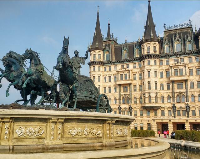 山东一座欧式城堡走红,耗资7亿建造,《西虹市首富》曾在此取景