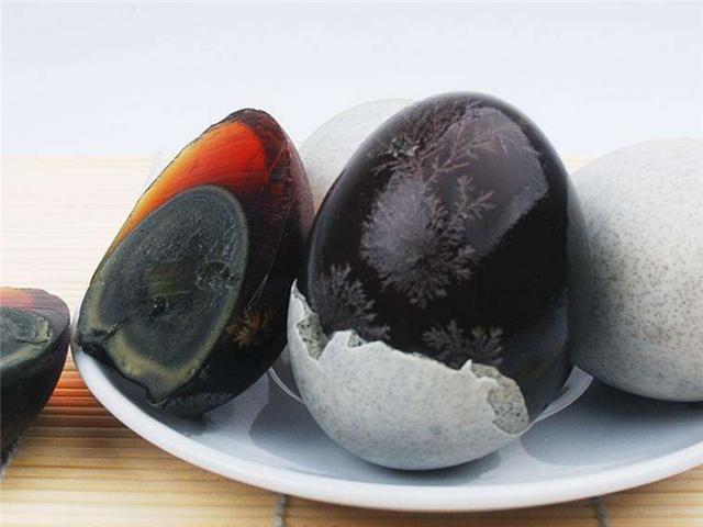 一样是松花蛋,"黄心"和"黑心"有啥区别?_腾讯新闻