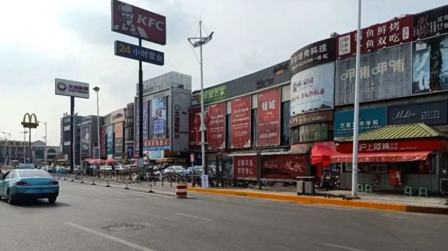 注意天津这个商业广场门前私家车禁止临停了