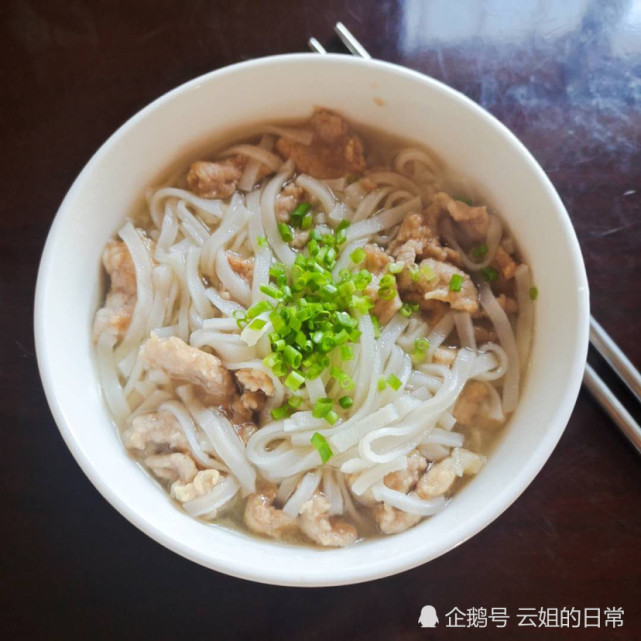 庐江米面是他乡游子戒不掉的依恋晚餐来碗瘦肉下米面一道美味佳肴