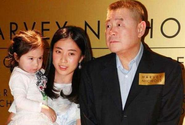 刘銮雄|奸商刘銮雄：关停国内300家公司套现500亿，全家逃到英国逍遥