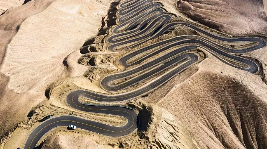 新疆网红公路全程600多个s型弯路自驾游的天堂