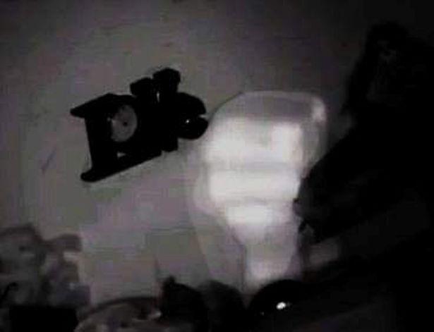 克里斯·鲍尔|英男子探险废弃酒店，“僧侣灵魂”突现，发出微弱声音“救救我”