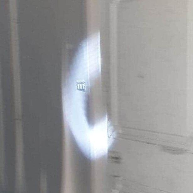 克里斯·鲍尔|英男子探险废弃酒店，“僧侣灵魂”突现，发出微弱声音“救救我”