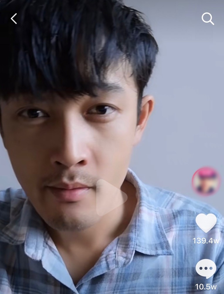 胡歌|因为撞脸胡歌一夜走红，涨粉20万，吓得胡歌赶紧关闭了人脸支付