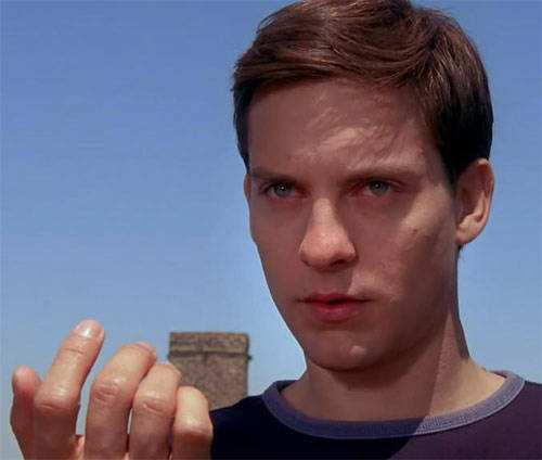 在这三部电影中,托比·马奎尔,安德鲁·加菲尔德和汤姆·赫兰德分别