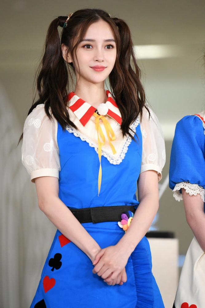 双马尾辫俏皮又可爱,31岁依然少女心!