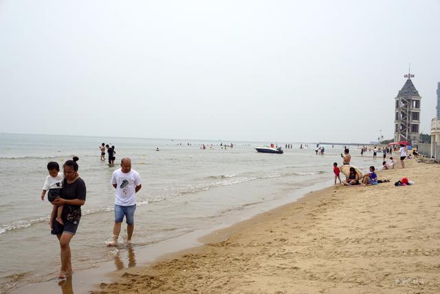 北戴河|往年人山人海的北戴河如今变了样，人少、海鲜便宜，但停车还是乱收费