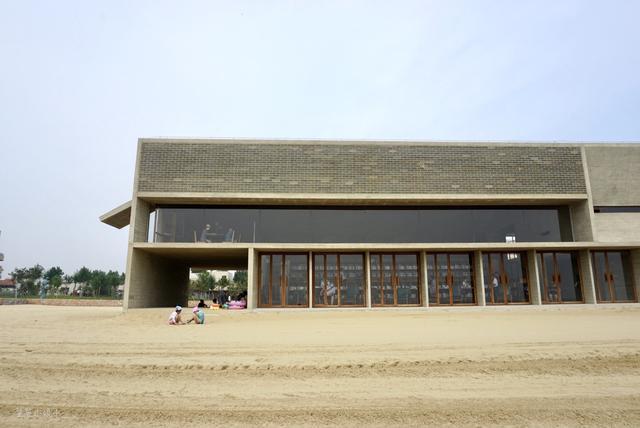 北戴河|往年人山人海的北戴河如今变了样，人少、海鲜便宜，但停车还是乱收费