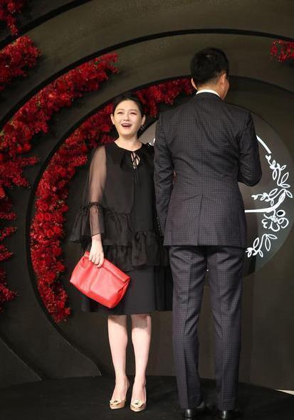 安以轩|嫁百亿富豪，生子获赠6亿豪宅，安以轩才是阔太中的人生赢家