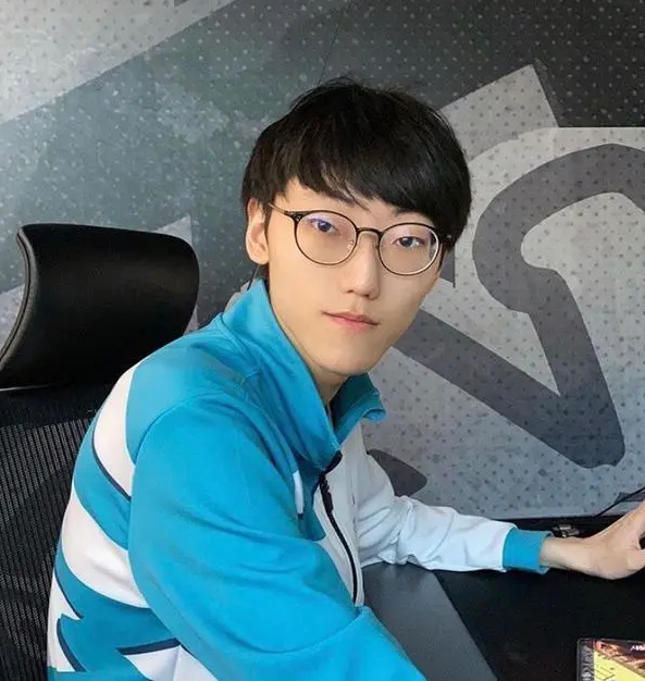 迈特shy和洛克牛即将师徒对线牛宝说下赛季想来lpl