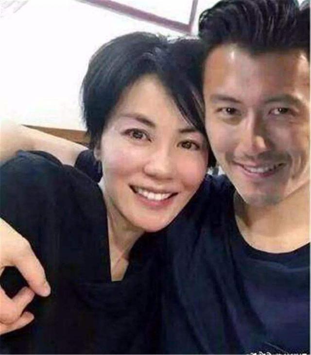 李亚鹏|王菲离婚和谢霆锋复合，而李亚鹏有新欢后，王菲霸道给出这9个字