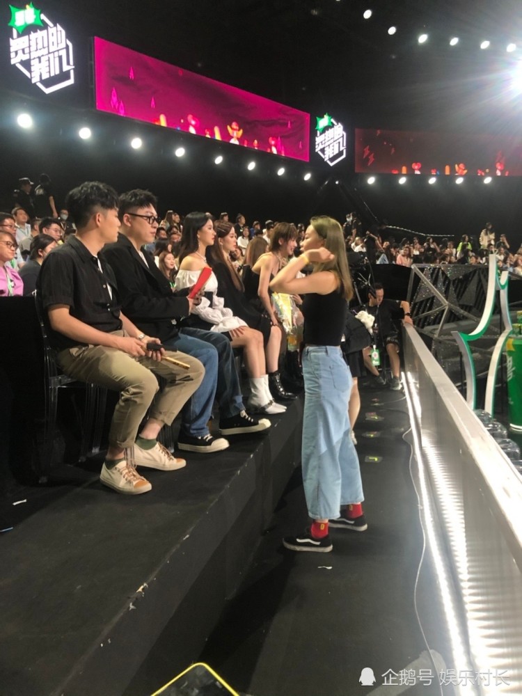 火箭少女101|硬糖少女换logo，希林谈火箭少女解散陈卓璇哭了，赵粤展现老东家团魂